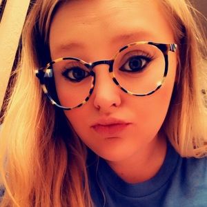 Meet your Posher, Karrisa